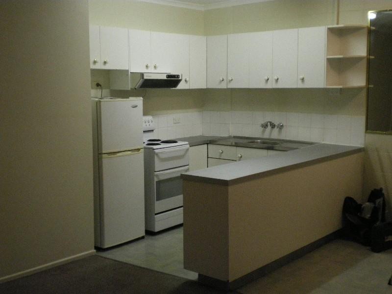 5/4 Sunshine Court, Labrador QLD 4215