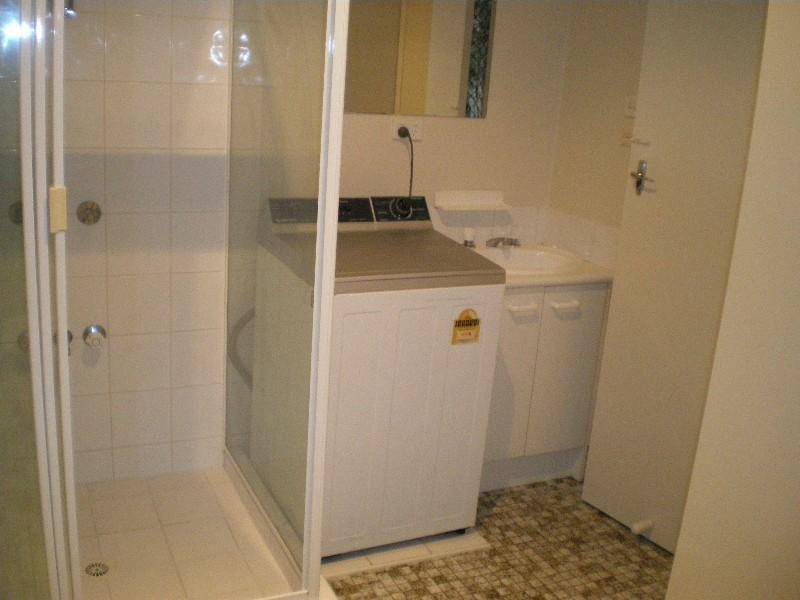 5/4 Sunshine Court, Labrador QLD 4215