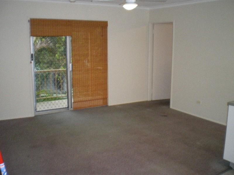 5/4 Sunshine Court, Labrador QLD 4215