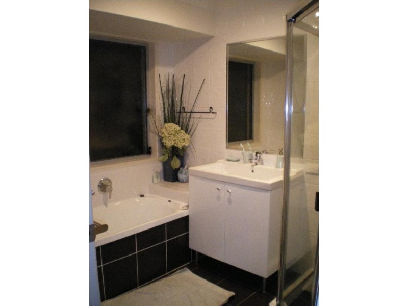 43 Nottinghill Gate Drive, Arundel QLD 4214