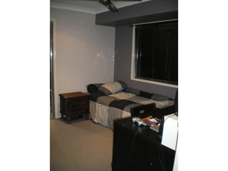 43 Nottinghill Gate Drive, Arundel QLD 4214
