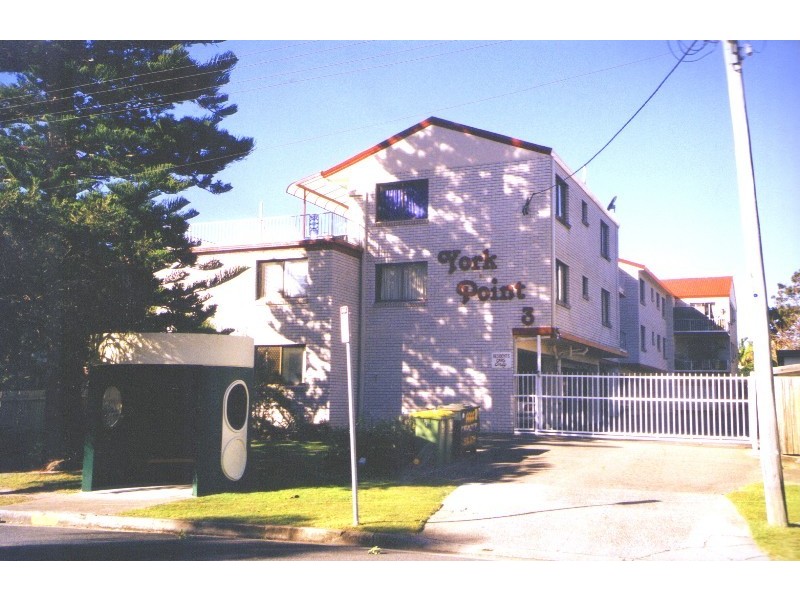 6/3 Ahern Street, Labrador QLD 4215