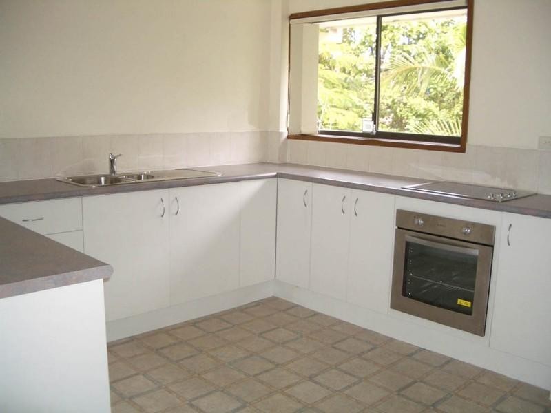 8/28a Marine Parade, Southport QLD 4215