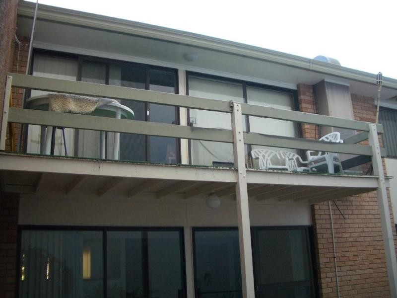 8/28a Marine Parade, Southport QLD 4215