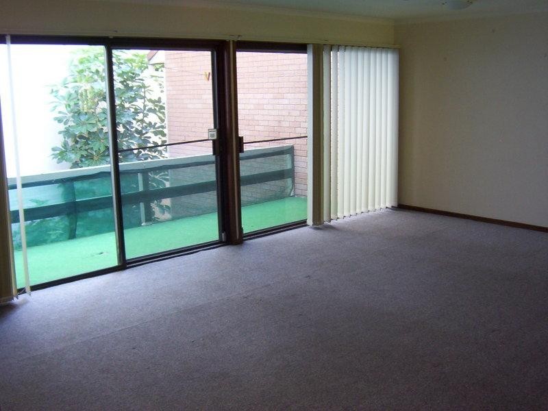 8/28a Marine Parade, Southport QLD 4215