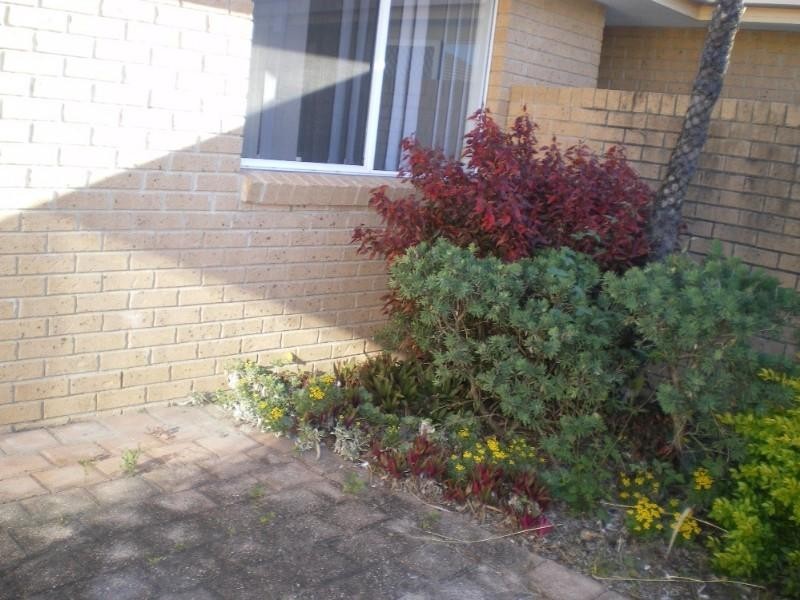 1/4 Calvary Court, Labrador QLD 4215