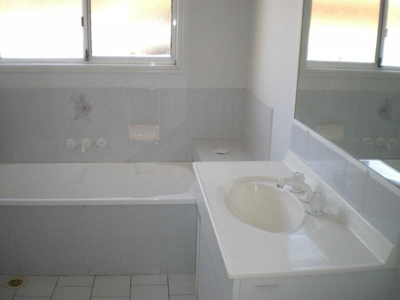 1/4 Calvary Court, Labrador QLD 4215