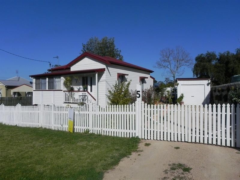5 Short Street, Southbrook QLD 4363