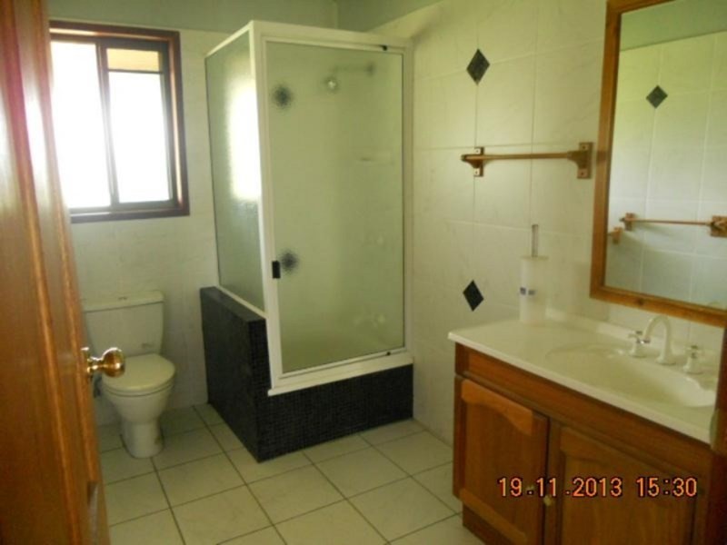 32 Bailey St,, Southbrook QLD 4363