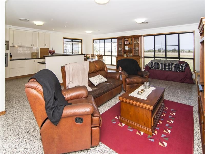 65 Bunkers Hills School Road, Westbrook QLD 4350