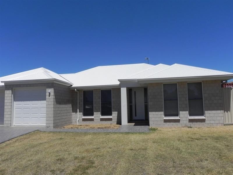 4 Hain Close, Pittsworth QLD 4356