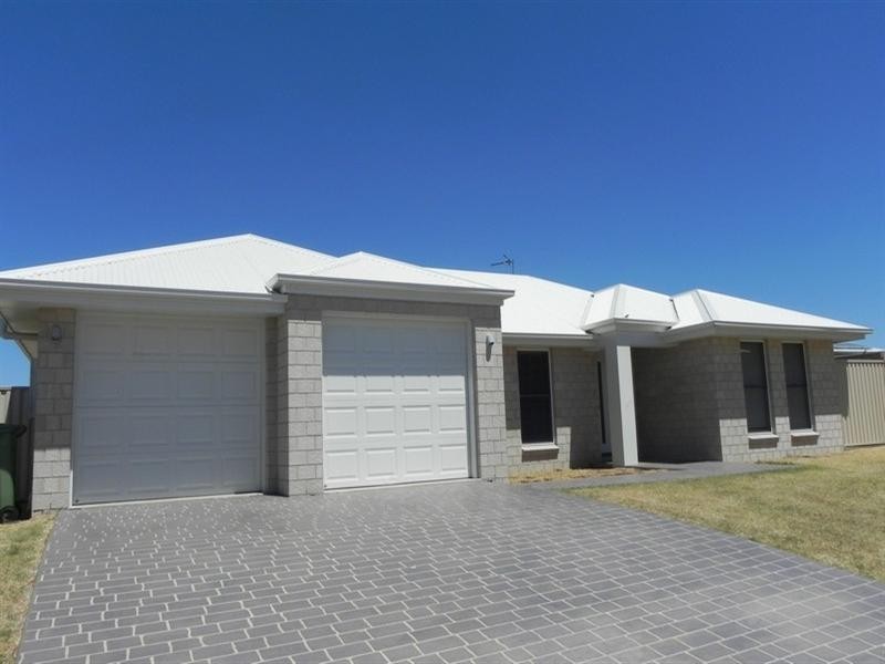 4 Hain Close, Pittsworth QLD 4356