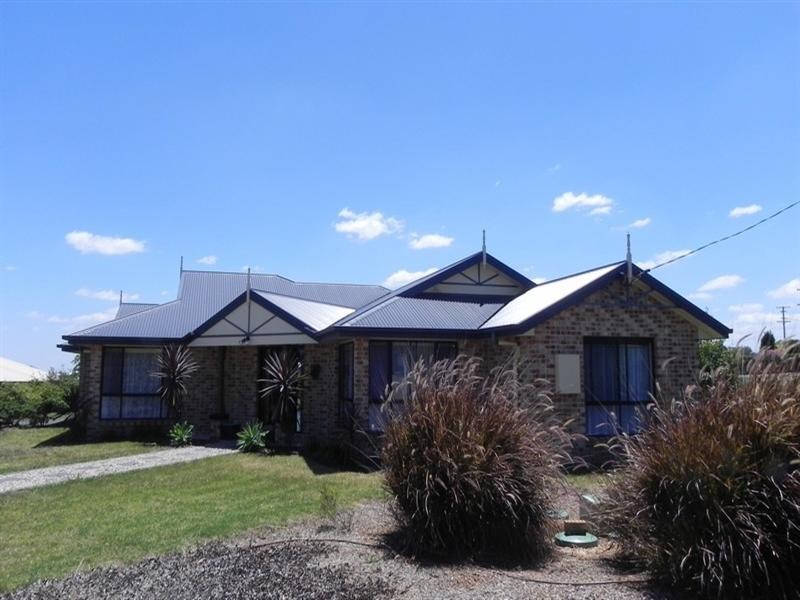 1 Grange Drive, Pittsworth QLD 4356