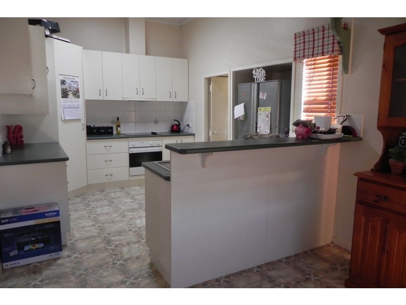 7 Lola Avenue, Millmerran QLD 4357