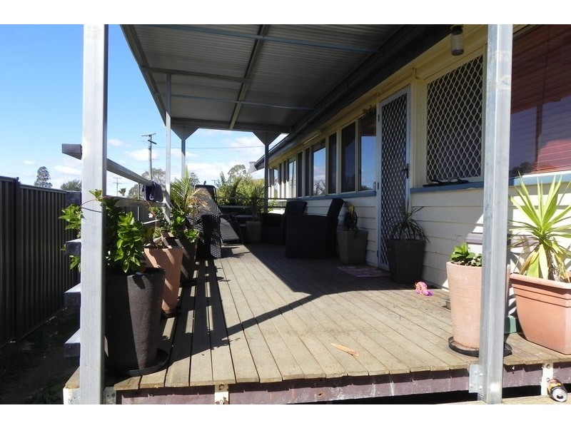 7 Lola Avenue, Millmerran QLD 4357