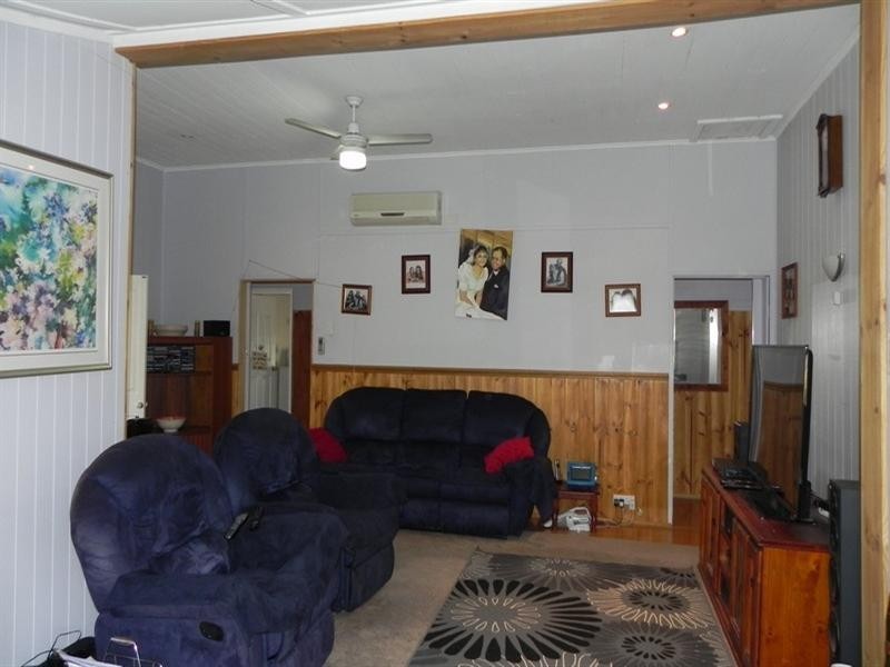 17 Young, Pittsworth QLD 4356