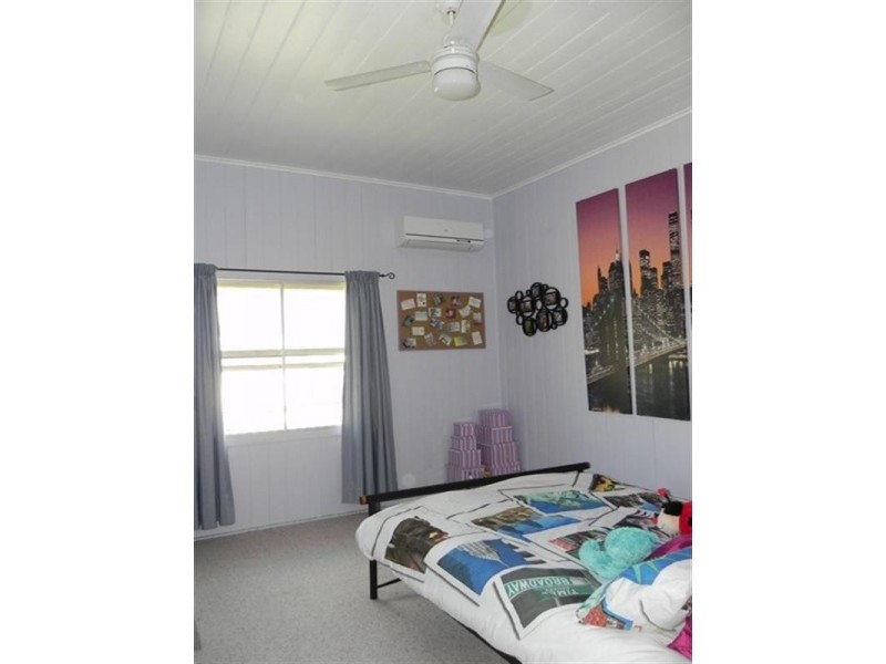 17 Young, Pittsworth QLD 4356