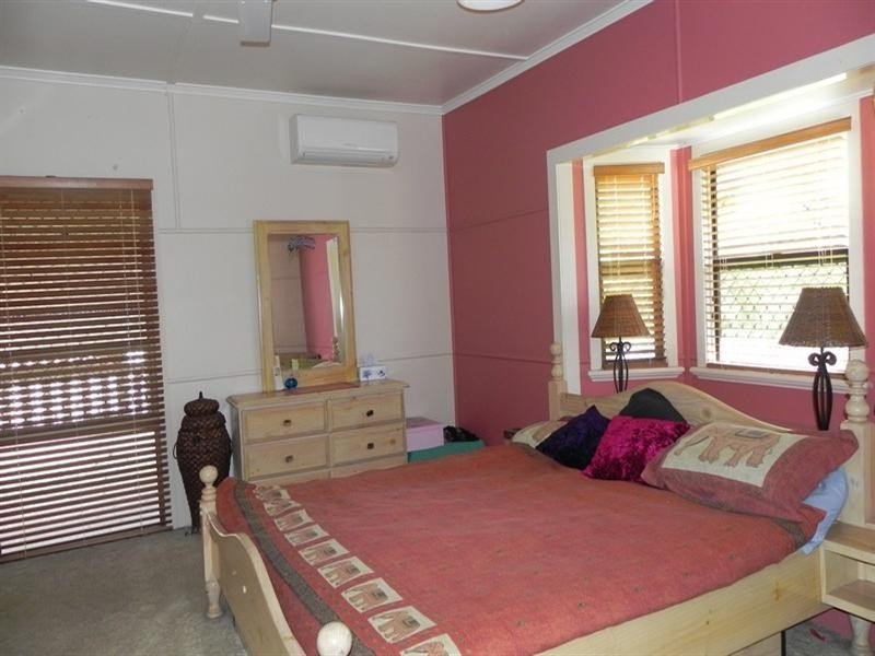 8 Edward, Pittsworth QLD 4356