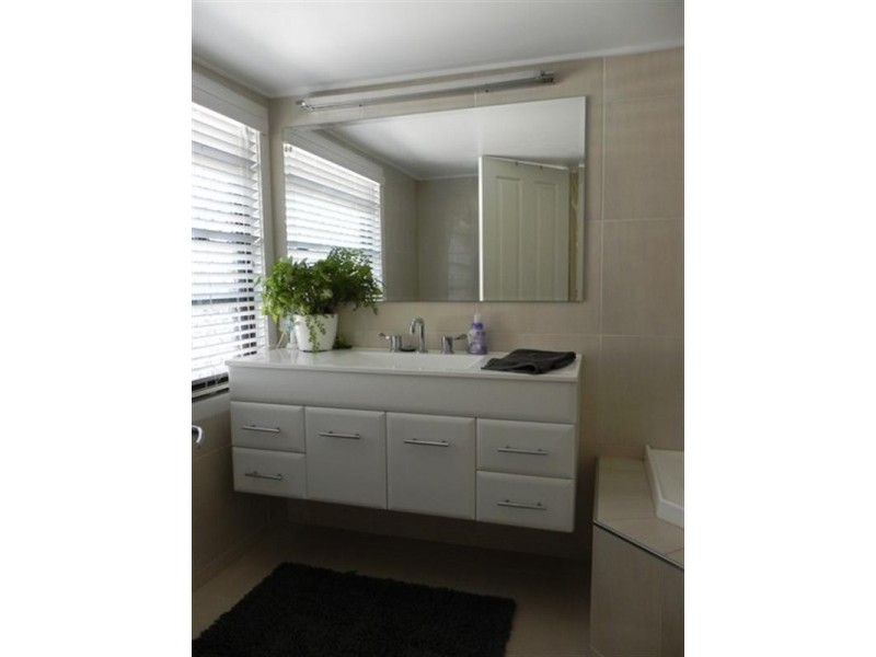 8 Edward, Pittsworth QLD 4356