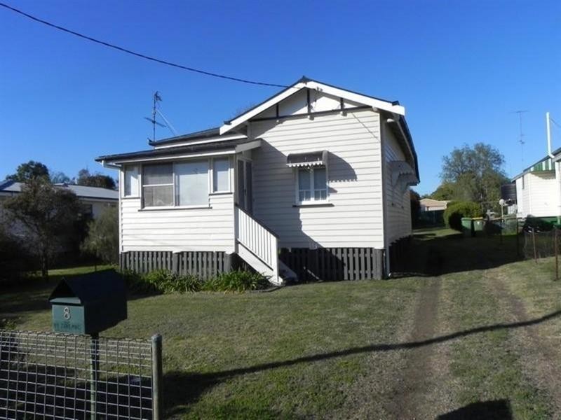 8 Yandilla Street, Pittsworth QLD 4356