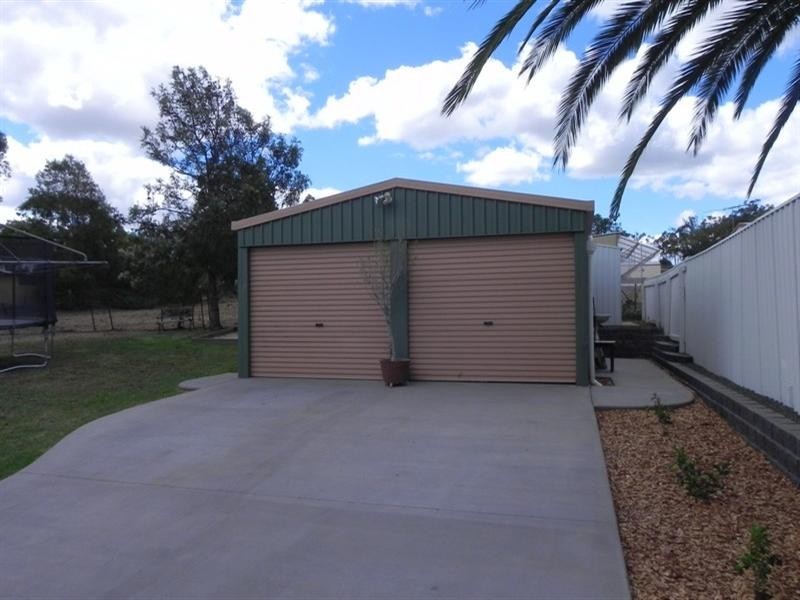 42 OShea Avenue, Southbrook QLD 4363