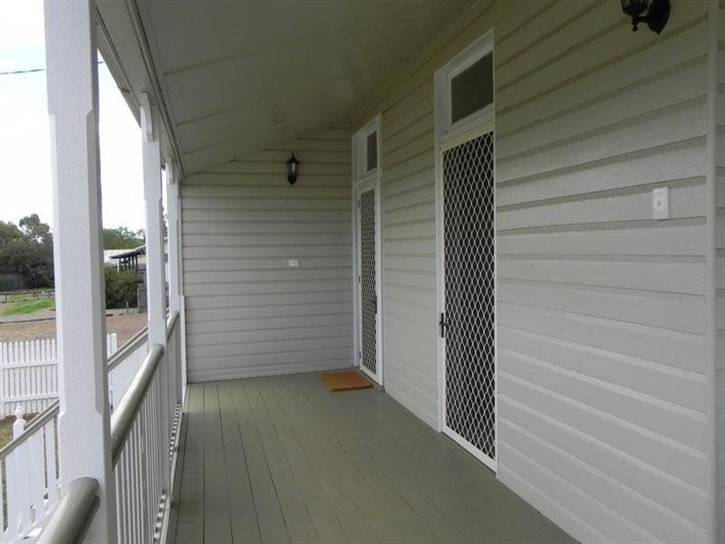 42 OShea Avenue, Southbrook QLD 4363