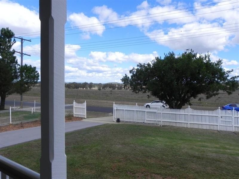 42 OShea Avenue, Southbrook QLD 4363