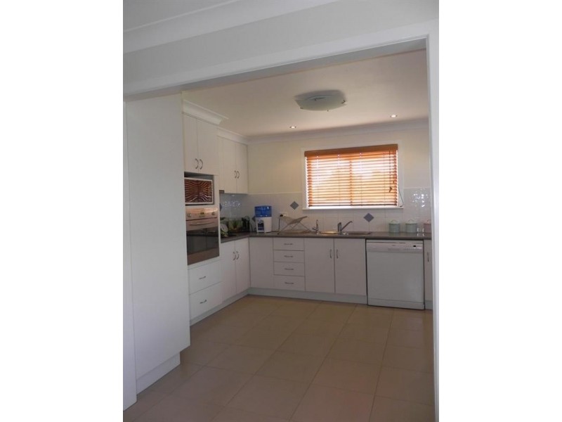 42 OShea Avenue, Southbrook QLD 4363