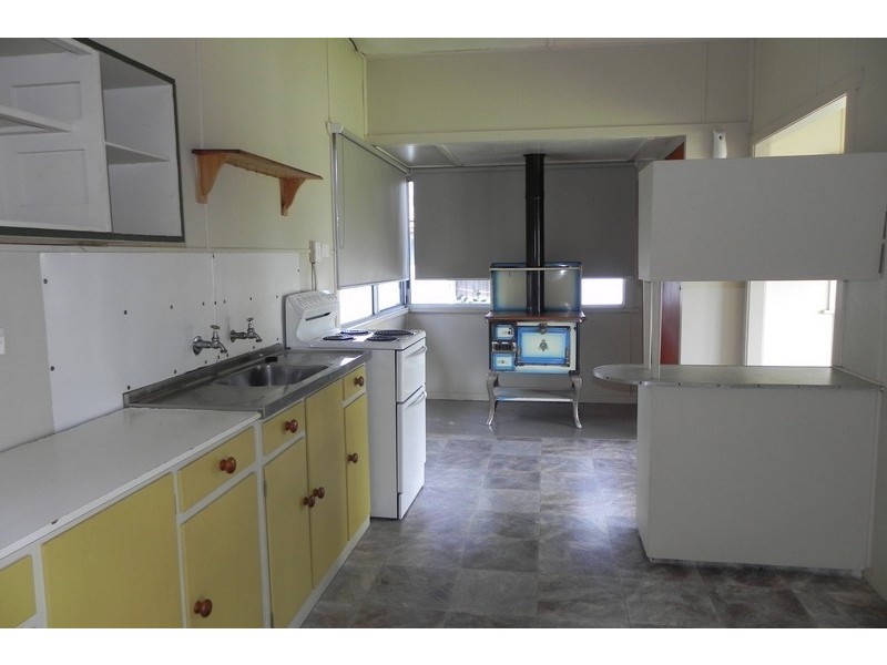 37 Main Street, Mount Tyson QLD 4356