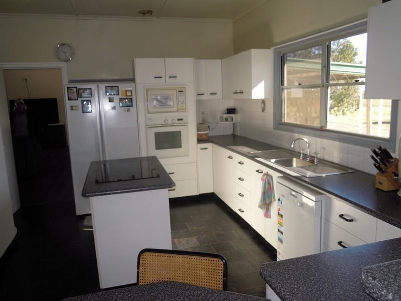 176 Bongeen School Road, Bongeen QLD 4356