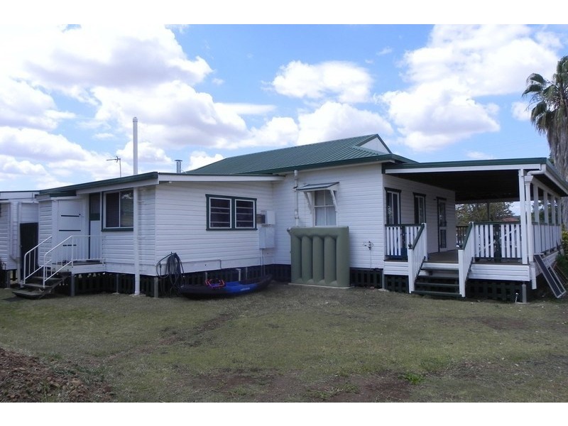 9 Steele, Pittsworth QLD 4356