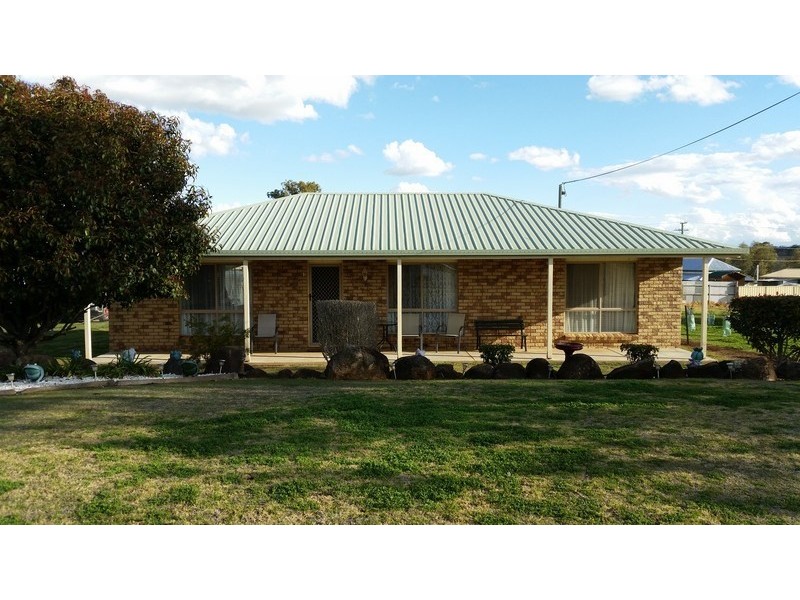 13 John, Southbrook QLD 4363