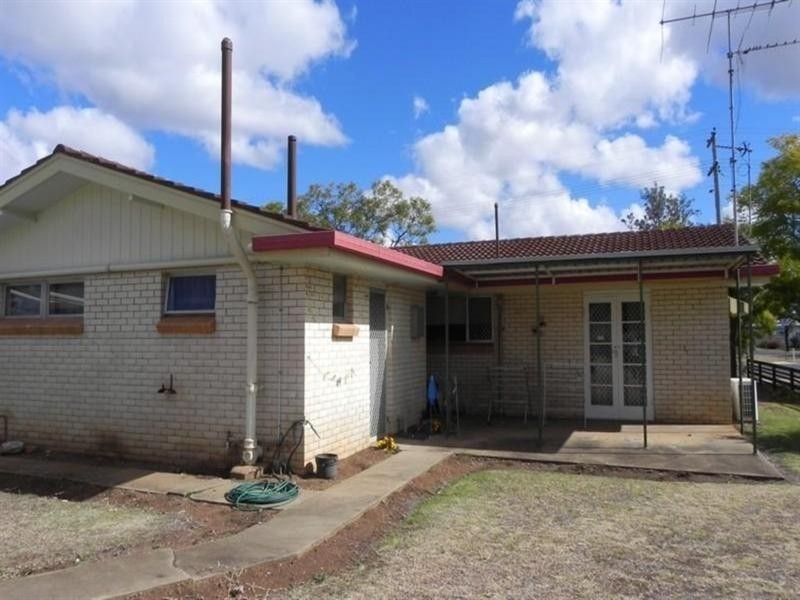 2 Quarry Street, Pittsworth QLD 4356