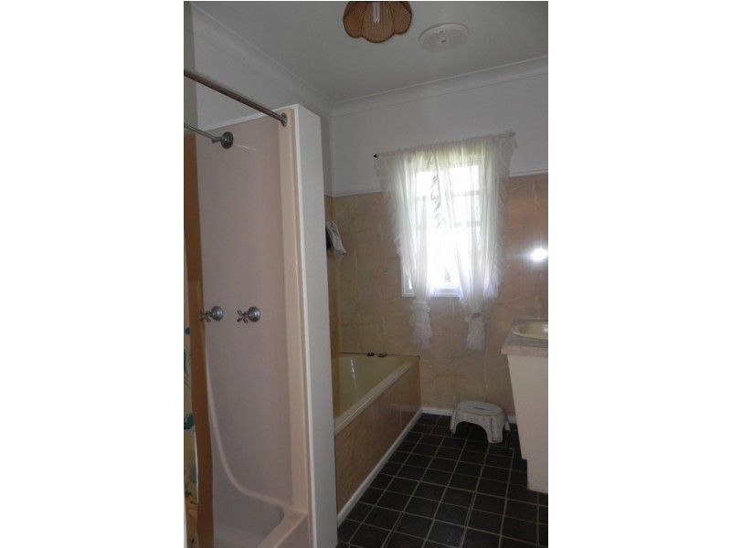 32 Factory Street, Pittsworth QLD 4356