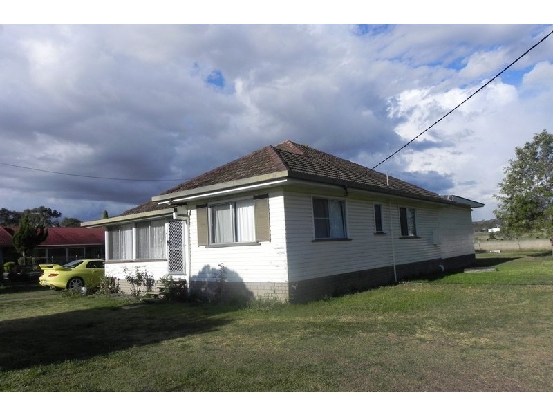 32 Factory Street, Pittsworth QLD 4356