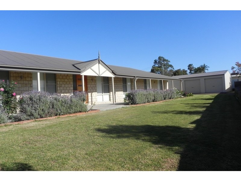 18 Draydon, Pittsworth QLD 4356