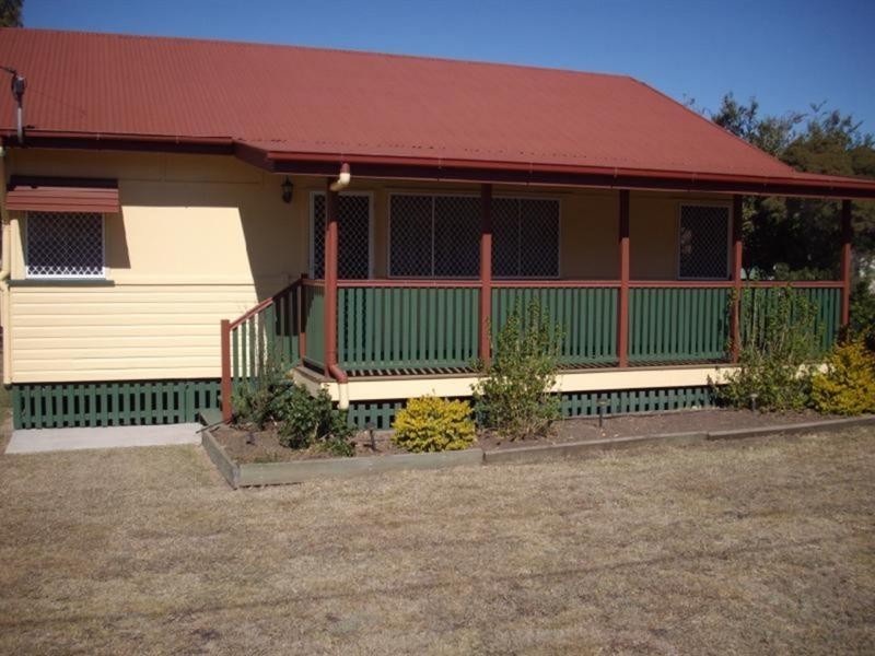 14 Cooper Street, Pittsworth QLD 4356