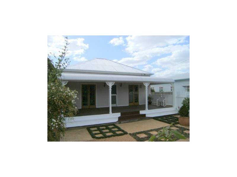 87 Hume, Pittsworth QLD 4356