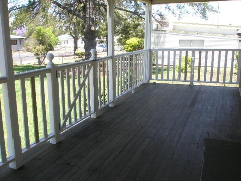 11 Short Street, Pittsworth QLD 4356