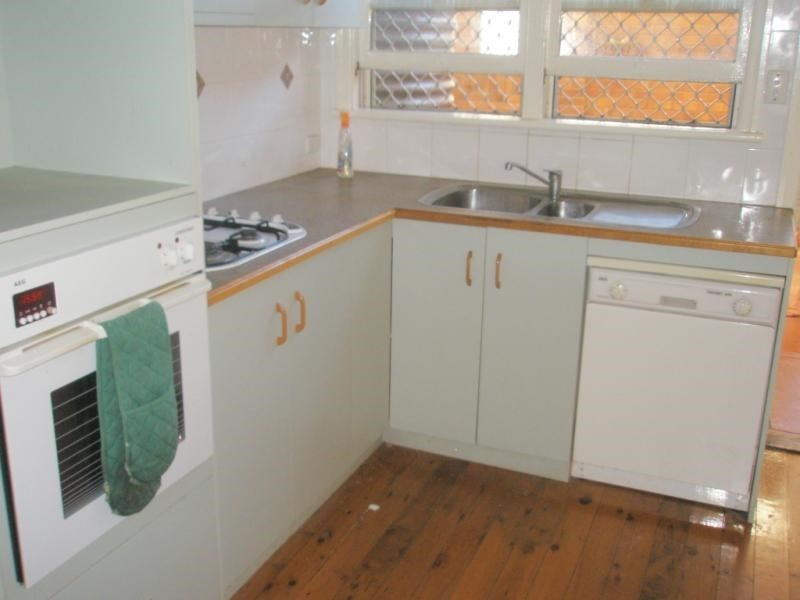 38 Fourth Avenue, Harristown QLD 4350