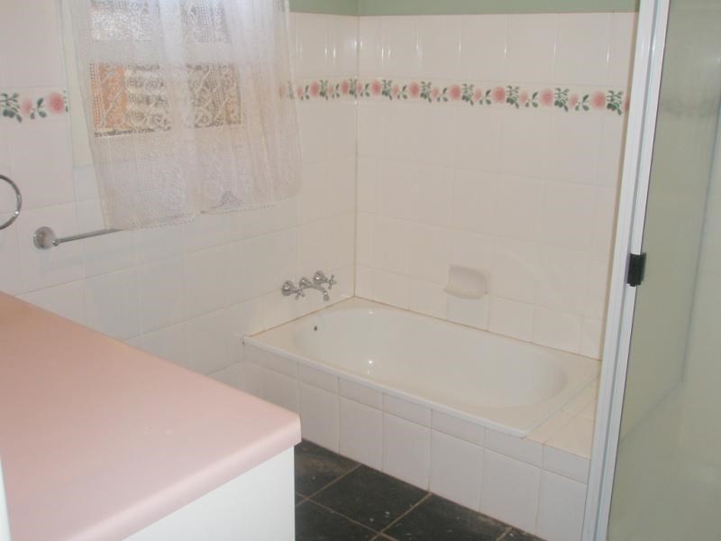 38 Fourth Avenue, Harristown QLD 4350