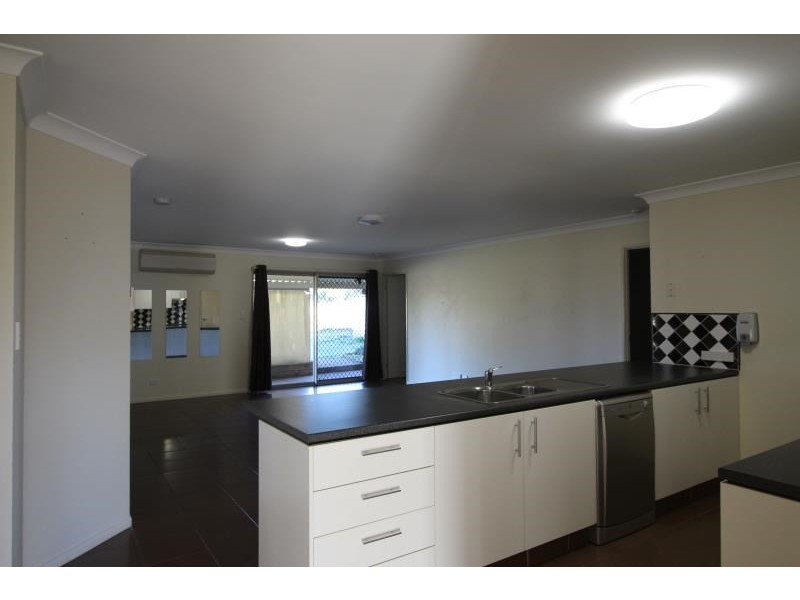 10 Frizzell Street, Southbrook QLD 4363