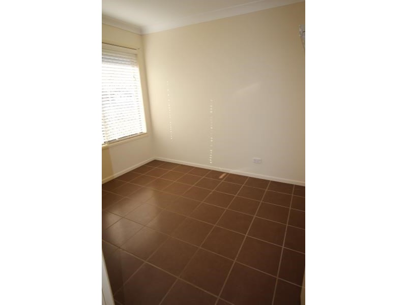 10 Frizzell Street, Southbrook QLD 4363