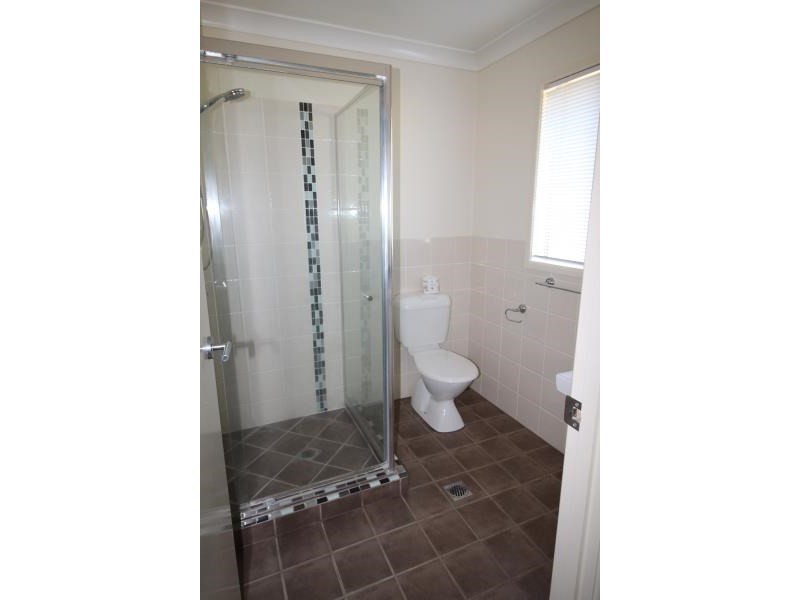 10 Frizzell Street, Southbrook QLD 4363