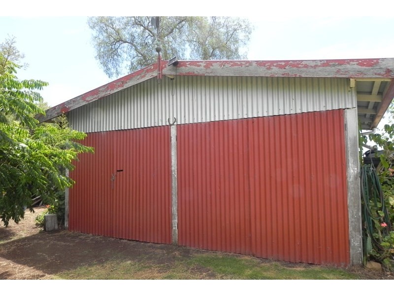 40 John, Southbrook QLD 4363