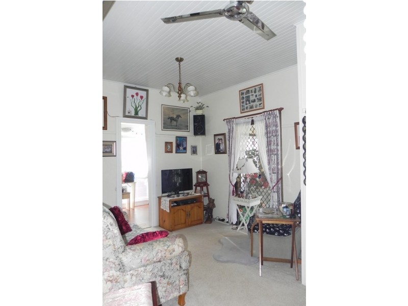 40 John, Southbrook QLD 4363