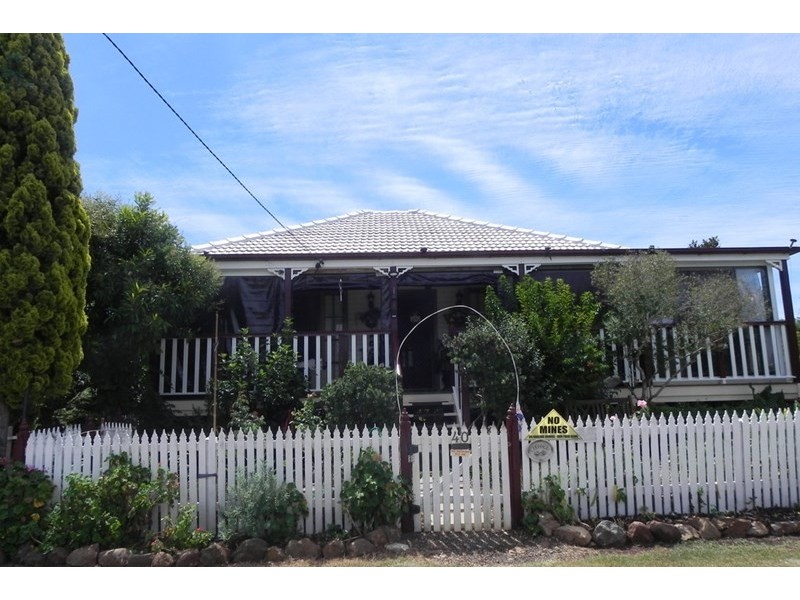 40 John, Southbrook QLD 4363