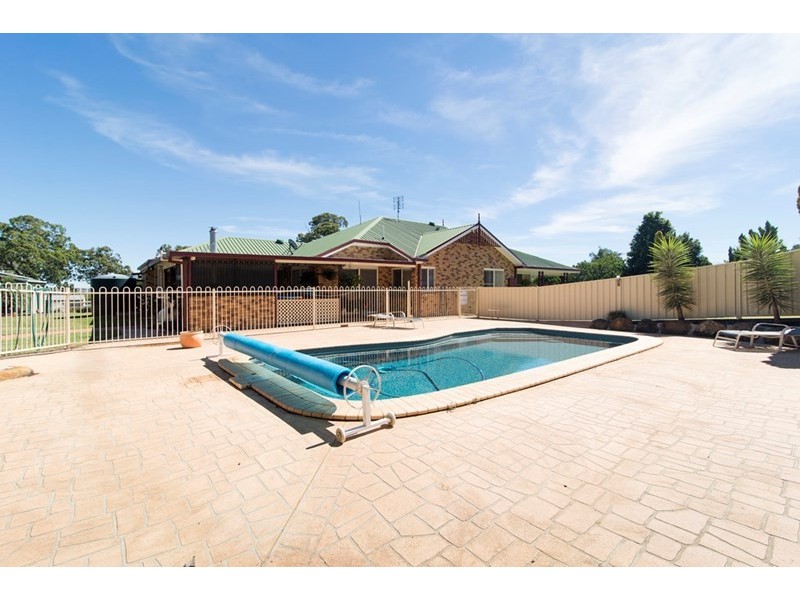 3 Gracemere Court, Glenvale QLD 4350