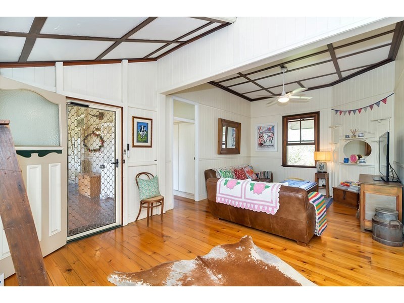 120 Meynink Road, Hodgson Vale QLD 4352