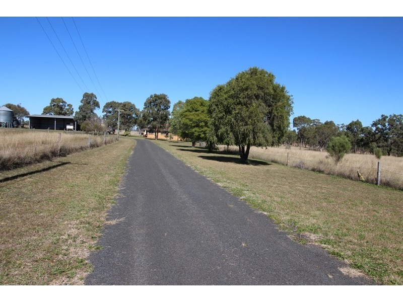 821 Clifton-Pittsworth Road, Clifton QLD 4361